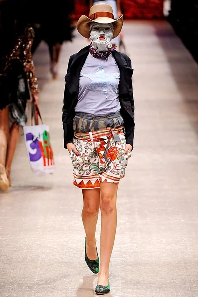 Look 24
